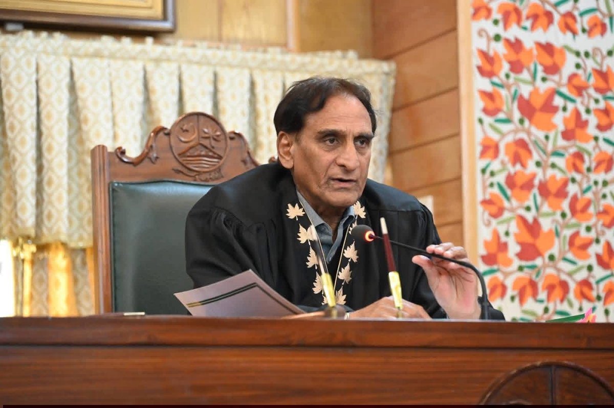 قائمقام صدر آزاد کشمیر چوہدری لطیف اکبر نے عید کے پیغام میں کہا کہ عید الفطر محبت، اخوت اور ایثار کا درس دیتی ہے۔آئیں مستحق افراد کو بھی اپنی خوشیوں میں شامل کریں۔
ان نے کہامقبوضہ کشمیر کے عوام تنہا نہیں، ان کی جدوجہد ضرور کامیاب ہوگی۔
#Eidulfiter
#Presidentajk
#kashmir