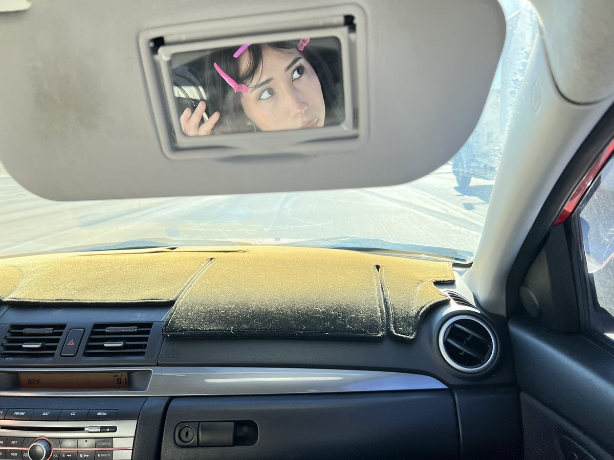zuzu tweet media