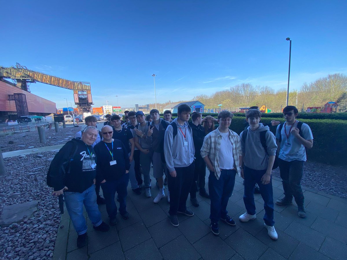 North Notts College tweet media