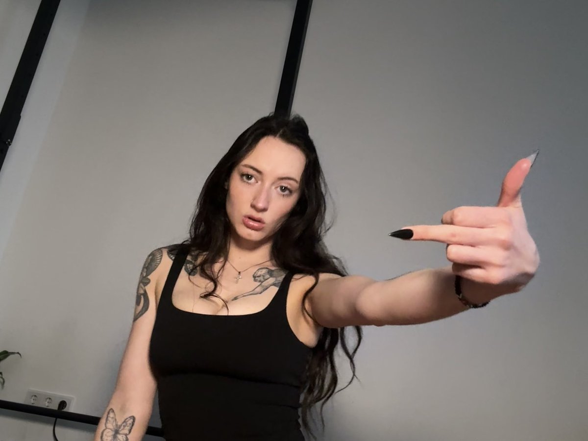 Eva🕷️findom tweet media