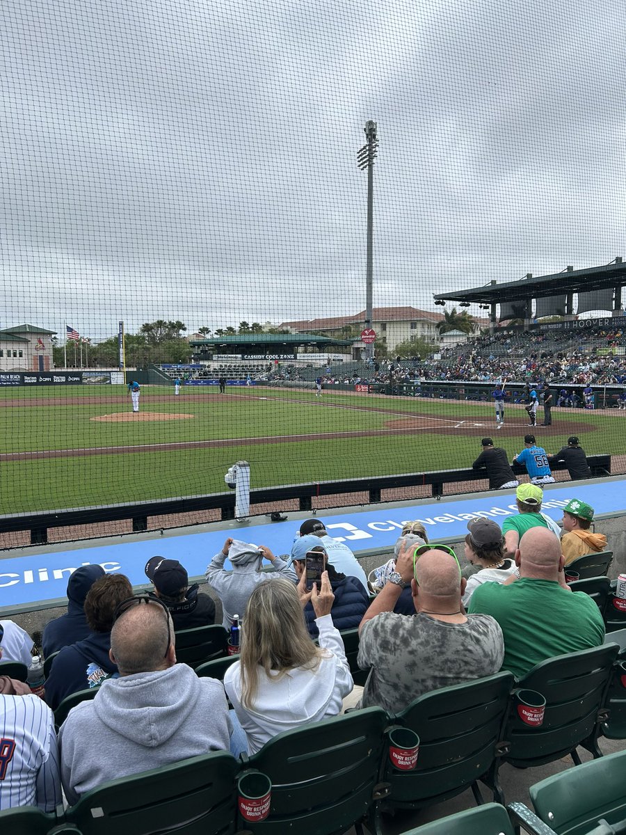 Dump On The Ump tweet media