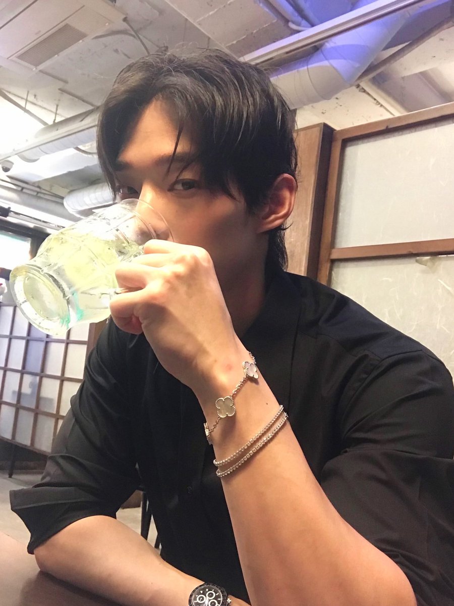 Law 𓆣 tweet media