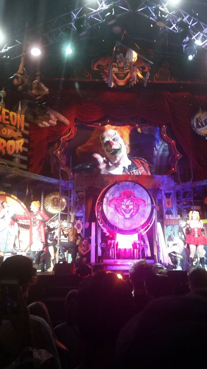 The thought of a stage show of the same level as the Carnival of Carnage from #HHN25 but with Oddfellow and Jack fighting for control would be exciting. Could Chance be on her own side?! #HHN #HHN35