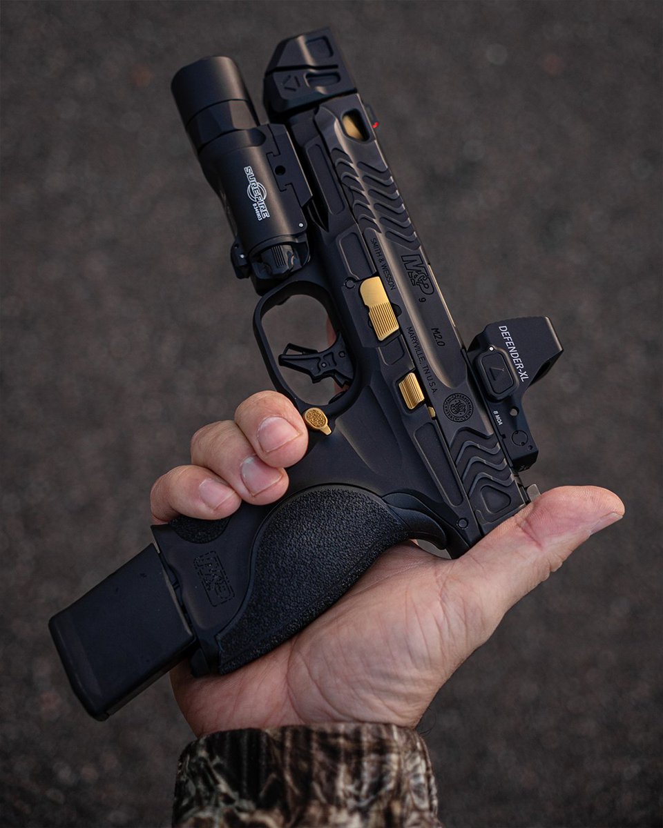 Smith & Wesson Inc. tweet media