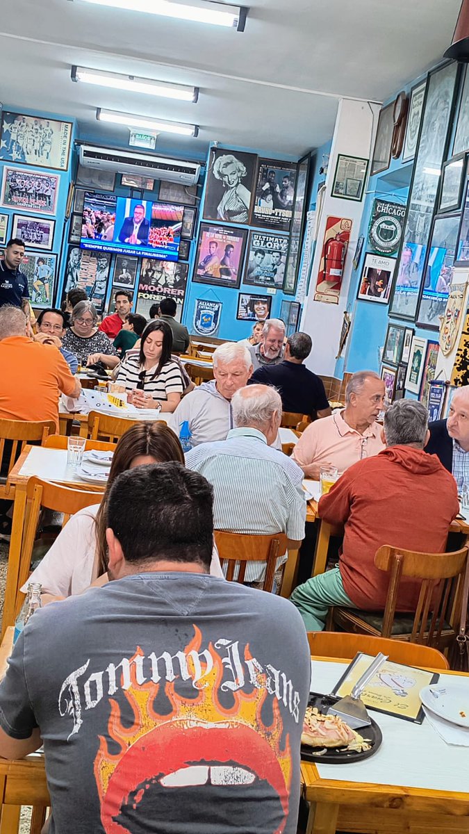 Frau Bruja tweet media