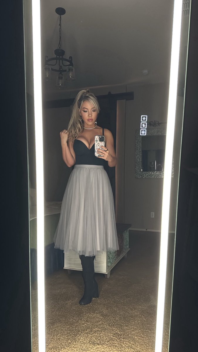 Briana Theroux tweet media