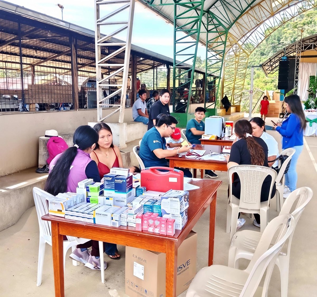 goberzamora's tweet photo. 🫱🫲 #EnTerritorio | La Gobernación presente en cada comunidad.
✅ En #Shaim, el Jefe Político Edgar Eduardo Villalta, en articulación con el #MSP, desarrolló una jornada médica comunitaria, brindando atención integral a niños, mujeres gestantes y población en general. https://t.co/klR3MNqgCh