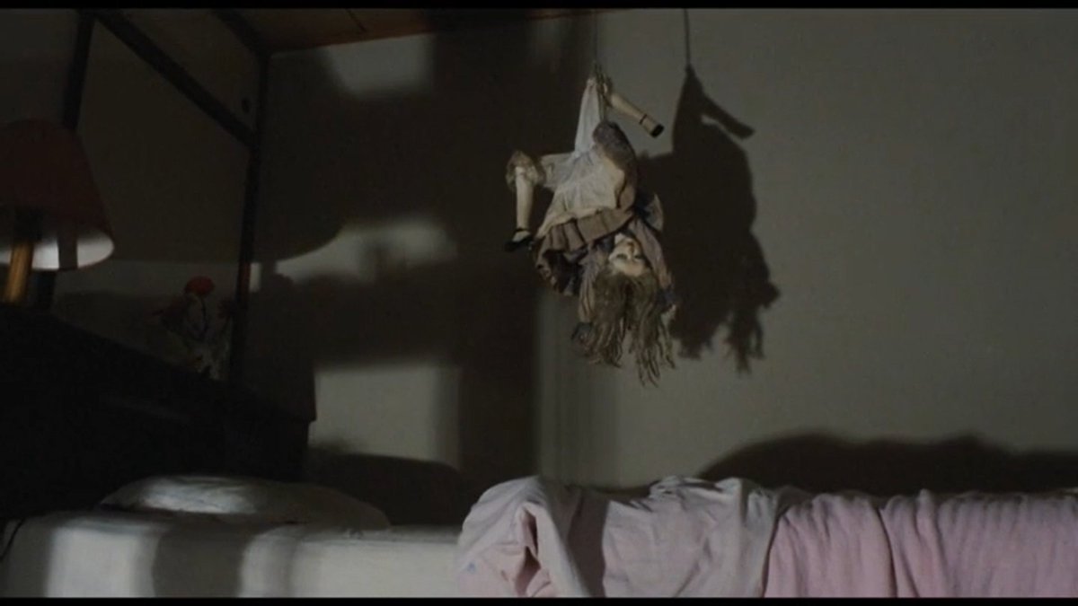 Sarah Makes People Watch Things! tweet media