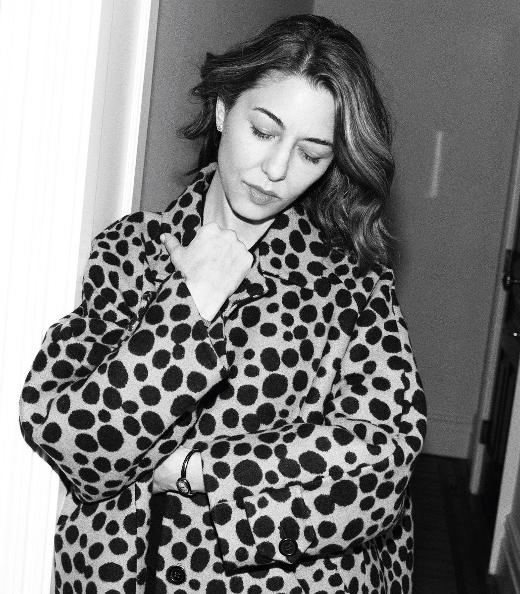 vhscut's tweet image. A vencedora do #Oscar, Sofia Coppola, está “meio obcecada” com Britney Spears e revela ter interesse em dirigir sua cinebiografia.

“Ela se tornou esse símbolo dos direitos das mulheres. O que ela passou nunca aconteceria com um homem. Dizem que Jon M. Chu (Wicked) está fazendo o