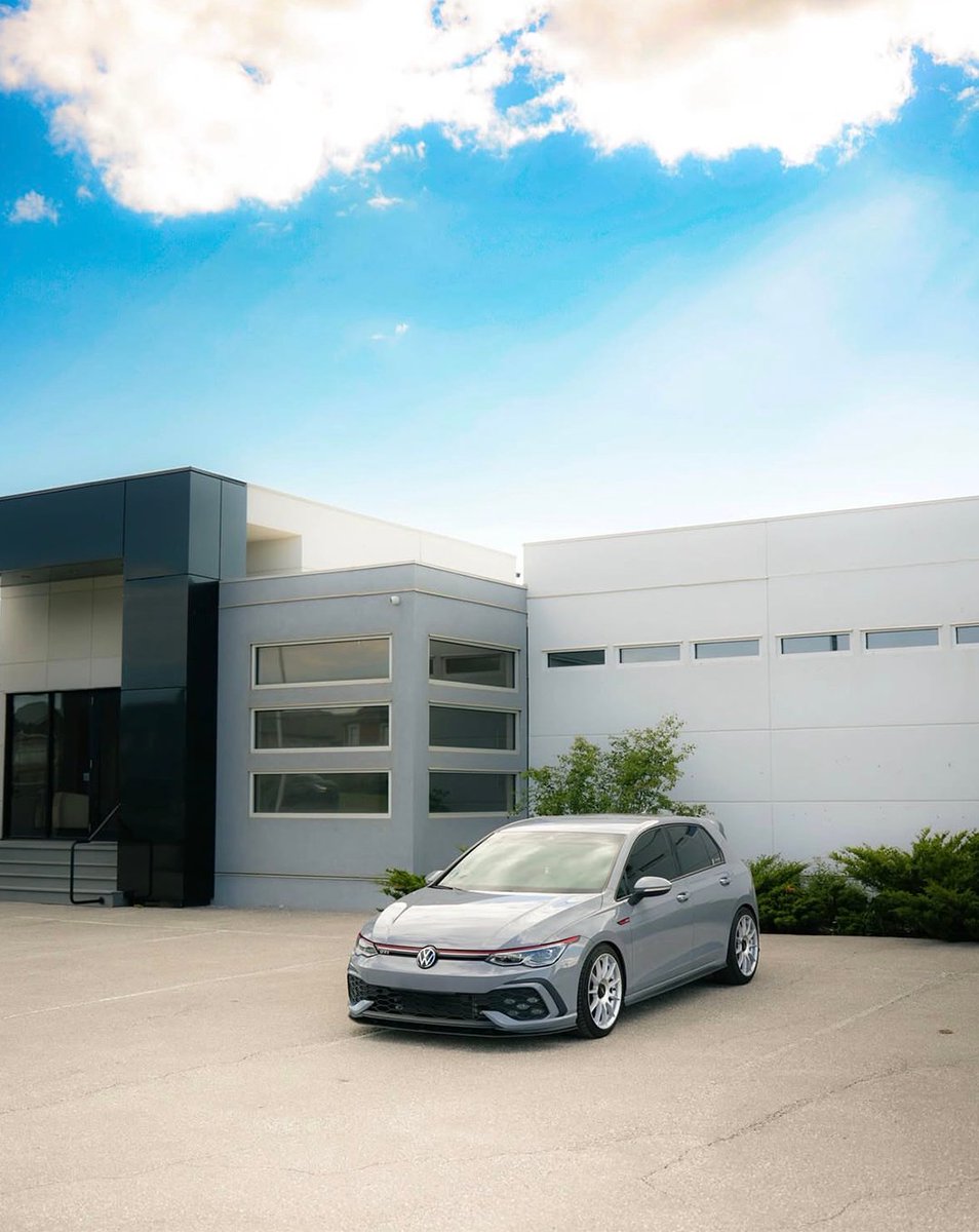 Volkswagen Canada tweet media