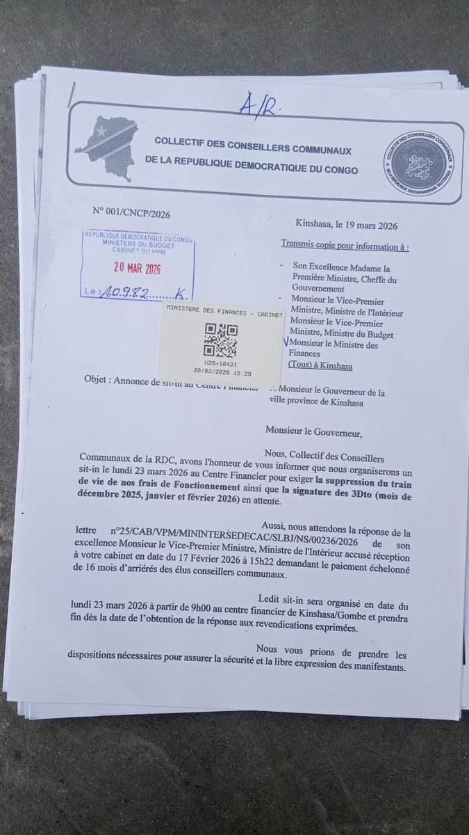 MarcelK38227645's tweet photo. Pourquoi le ministre des finances excellence Doudou Nfamba n'arrive pas payer les conseillers communaux, marginaliser par les gouverneurs des provinces le gouvernement ne le paient pas c'est très compliqué dans ce pays voilà ils vont encore sortir dans la rue pour faire un Sit in https://t.co/AYmZrlqqwm