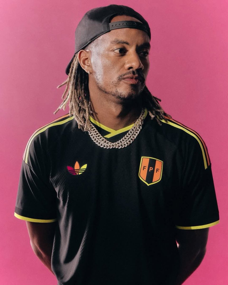 Presentan camiseta oficial de Jamaica para el Mundial, brooo!

#Adidas #FPF #Mundial