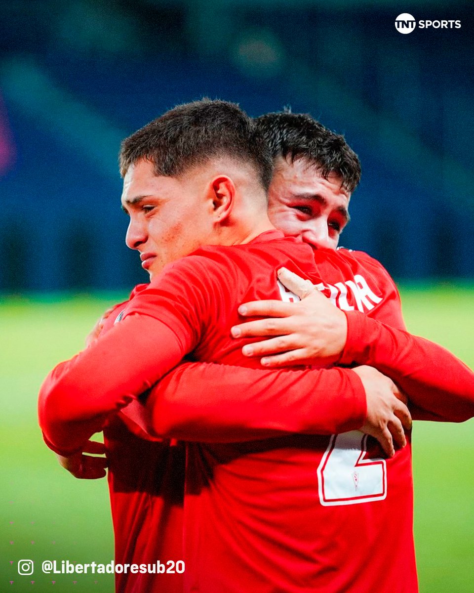 TNTSportsCL's tweet photo. 🥹💚🏆 ¡Se lo merecen, cracks!

Los jugadores de Santiago Wanderers no contuvieron las lágrimas luego de vencer a Palmeiras y clasificar a la final de la CONMEBOL #Libertadores Sub 20, donde enfrentarán a su símil de Flamengo este domingo 22 de marzo a las 18:30 horas. https://t.co/IKXBXS0OVA