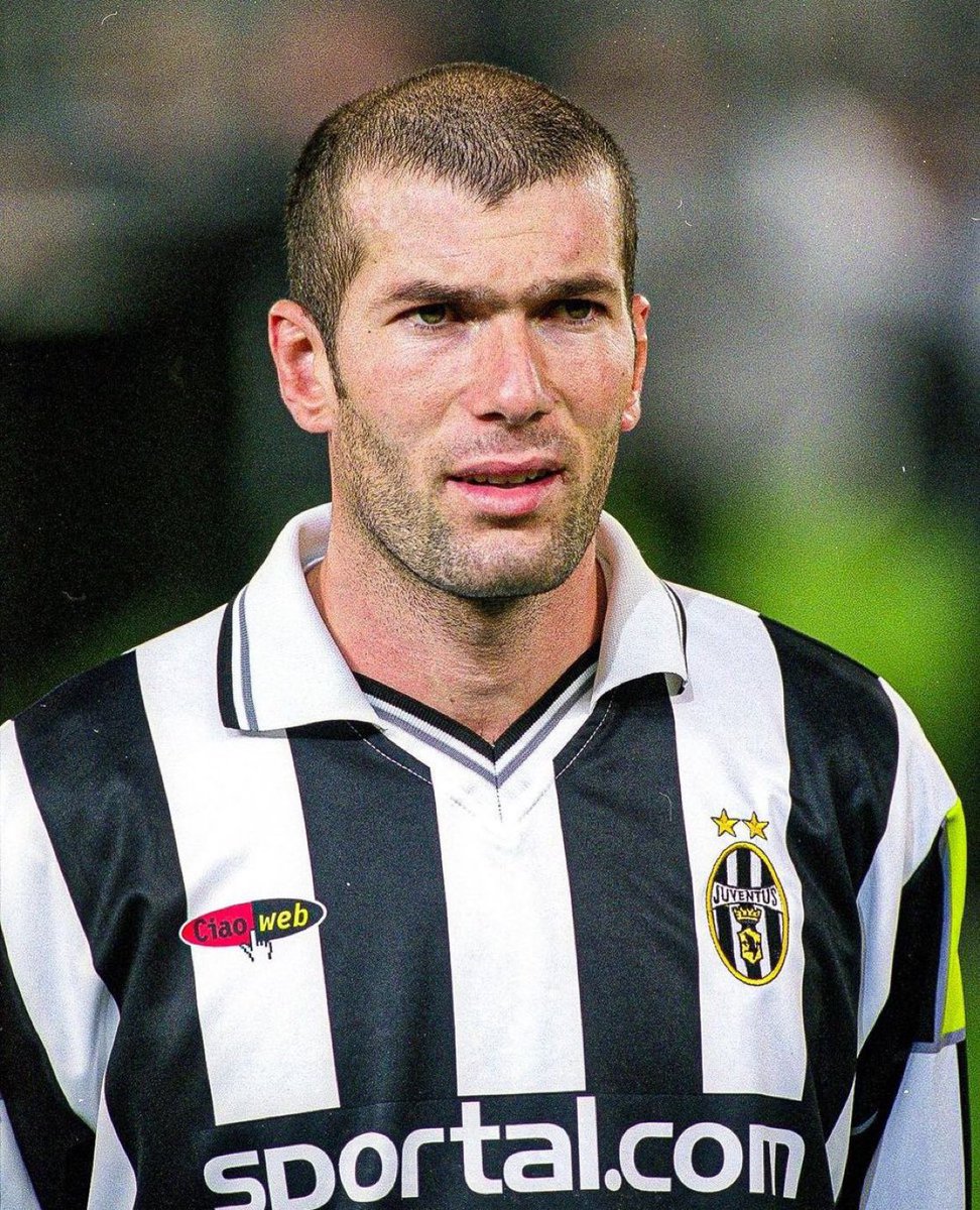 Zinedine Zidane was sold for €77.5m in 2001. 🤯💰