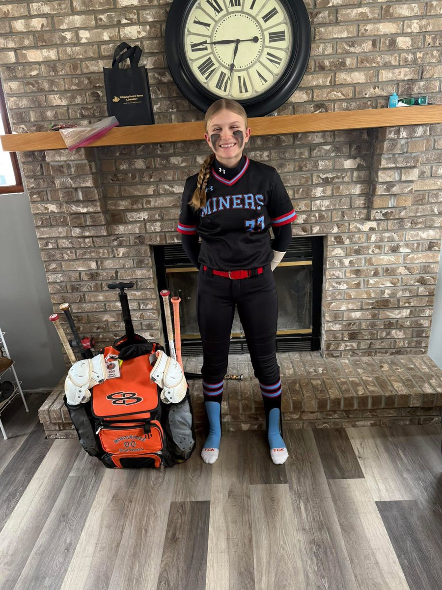 EmeryThrasher28's tweet photo. Opening day for LVC today! Against Monmouth United! @ Monmouth United! At 4:30! So excited to get this season started! #cantstopwontstop #LVCsoftball #allGassnobreaks #bebetter
@EnosGass @PeoriaSluggers @GoldPeoria https://t.co/cPqXRzjXgS