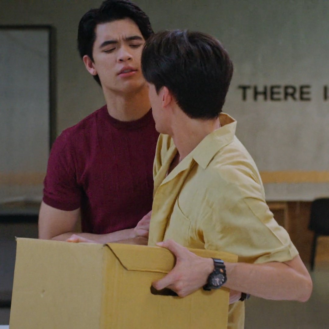 Gawin’s safety belt

#OnlyFriendsDreamOnEP4