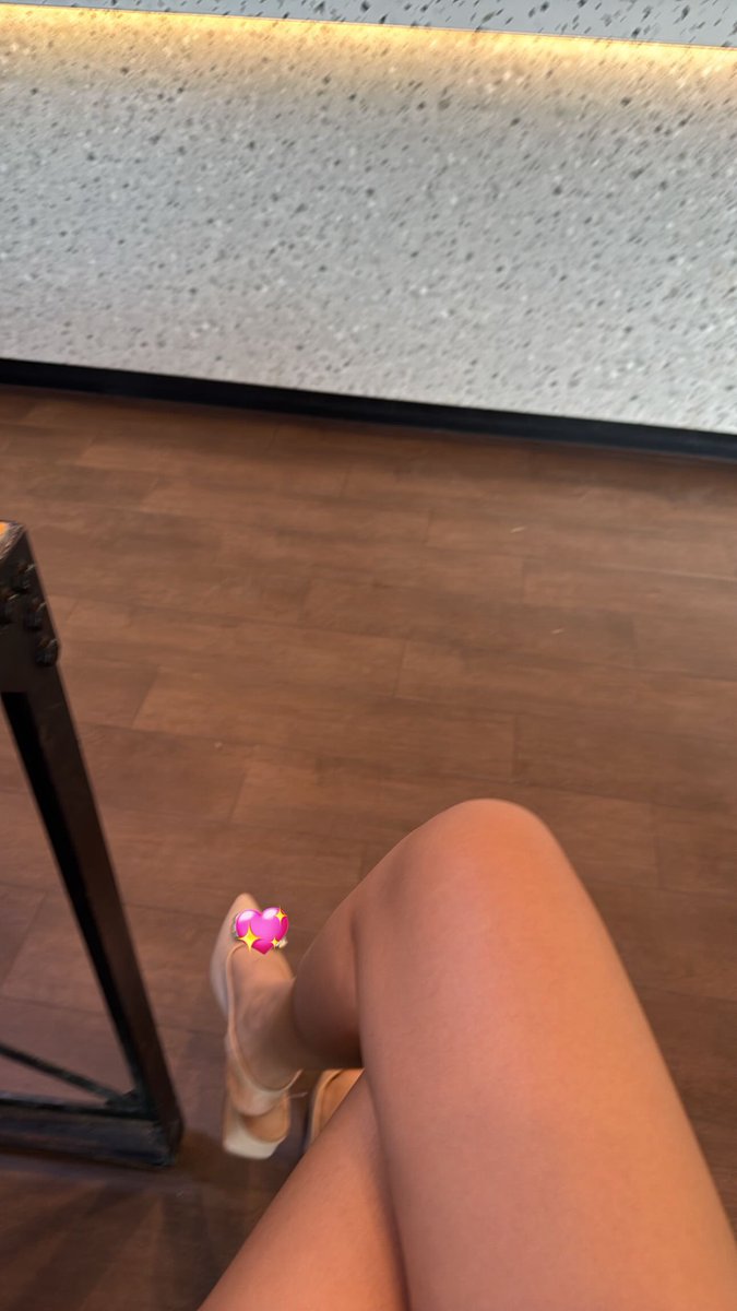Sweetiepussycat.V2 tweet media