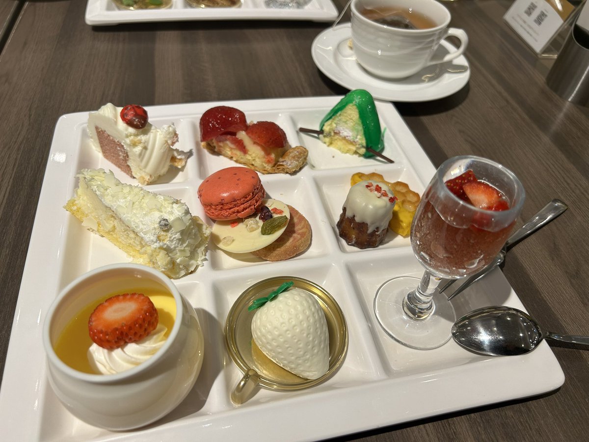 tetsu66J's tweet photo. いちご食べた https://t.co/0sPFIgPDsD