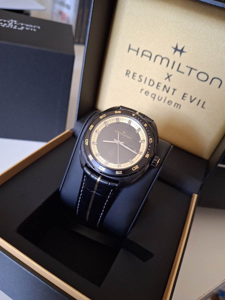 Liloutre ❄ tweet media