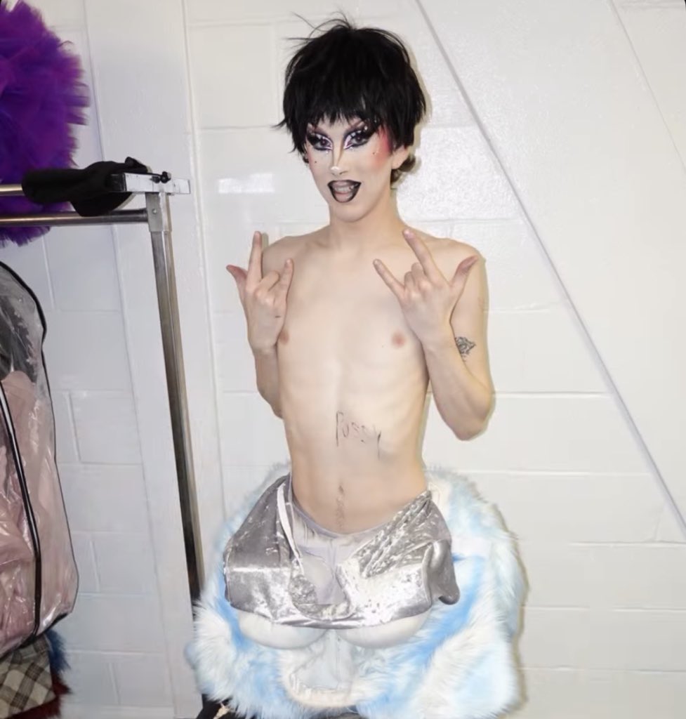 lizzie #teammyki #teamnini tweet media