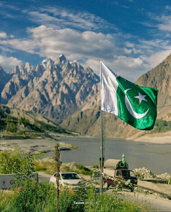 alsayg's tweet photo. #باكستان 
#Pakistan 
یقیناً! یہ ہے آپ کا ترجمہ اردو میں:
اسلامی جمہوریہ پاکستان اور اس کے محترم عوام کو عید مبارک ہو.
عید مبارک https://t.co/IPsjCx4Oet