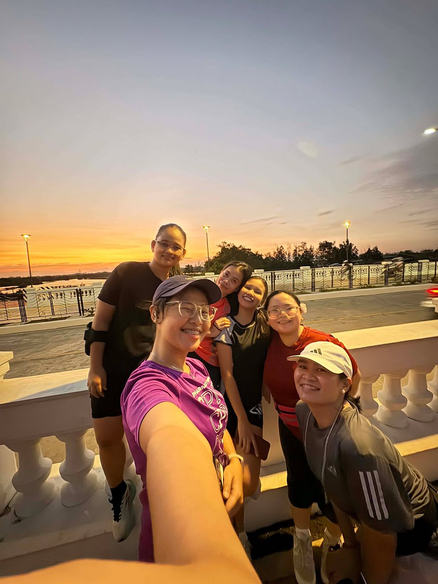 vinepuncture's tweet photo. good jog, good food, good company! 
📍iloilo city https://t.co/2iBYbrbVa0