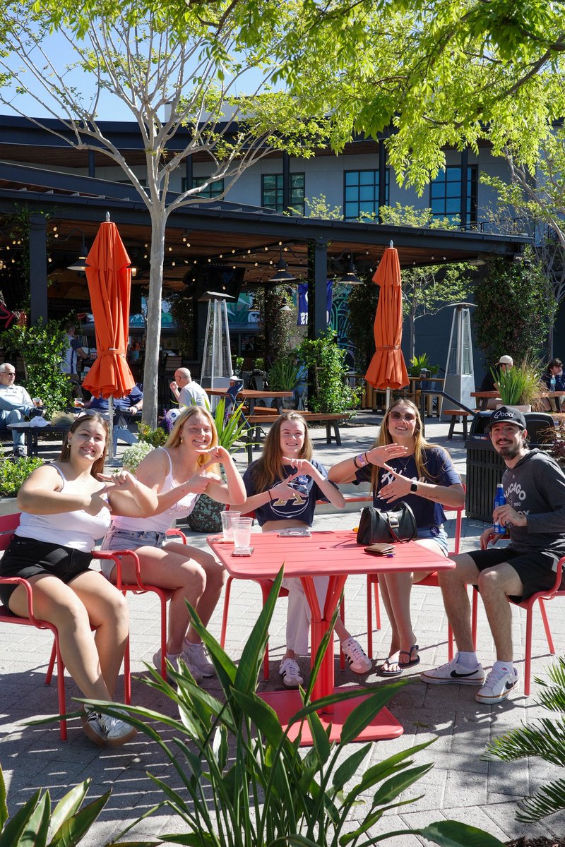 uakronalumni's tweet photo. The Zips are out in full force down in Tampa! 🌴🦘🏀 Thanks to all who joined us for our pre-game party. Counting down to tip! 🎉 https://t.co/aH2Oxsdm0N