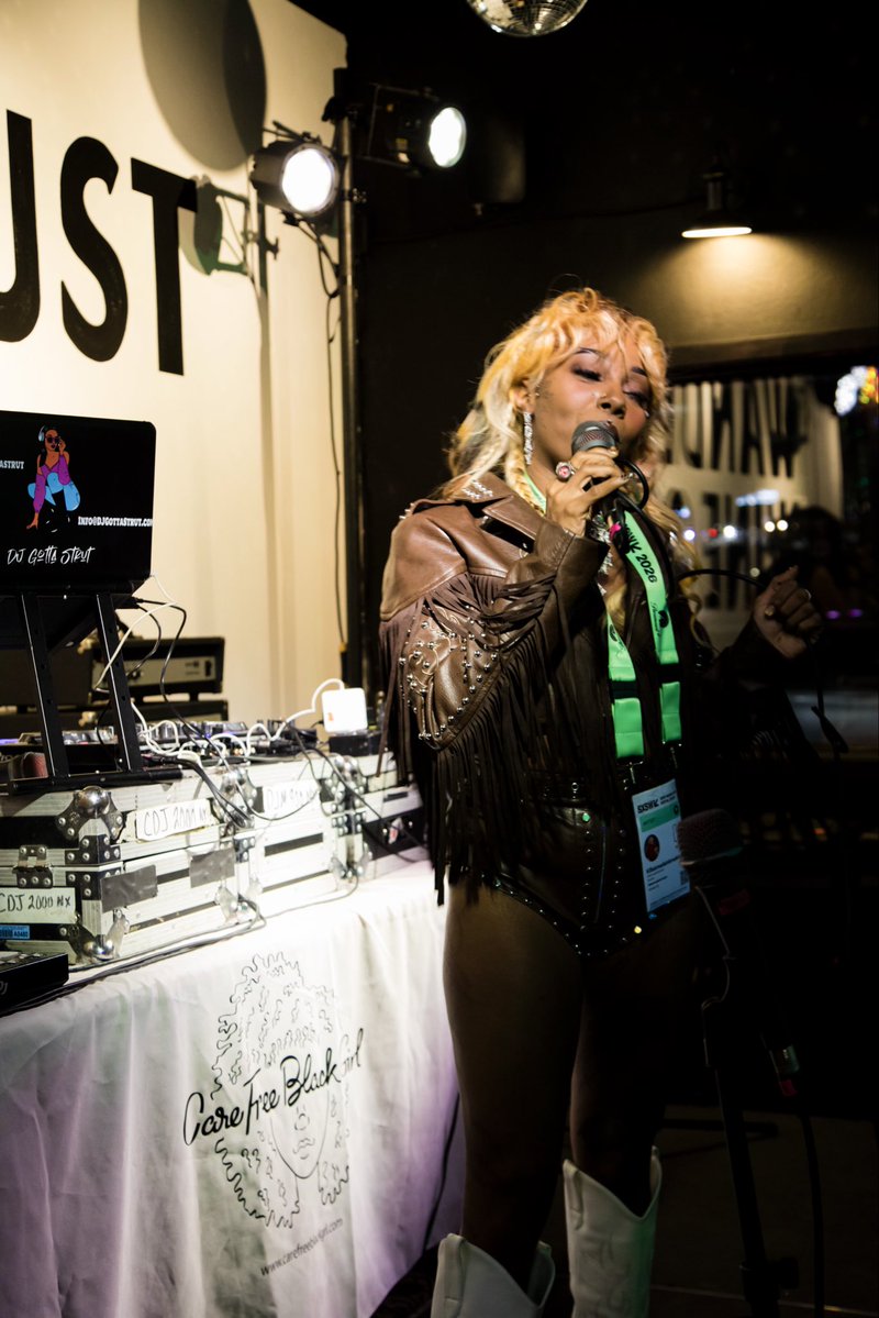 #CareFreeBlackGirl tweet media