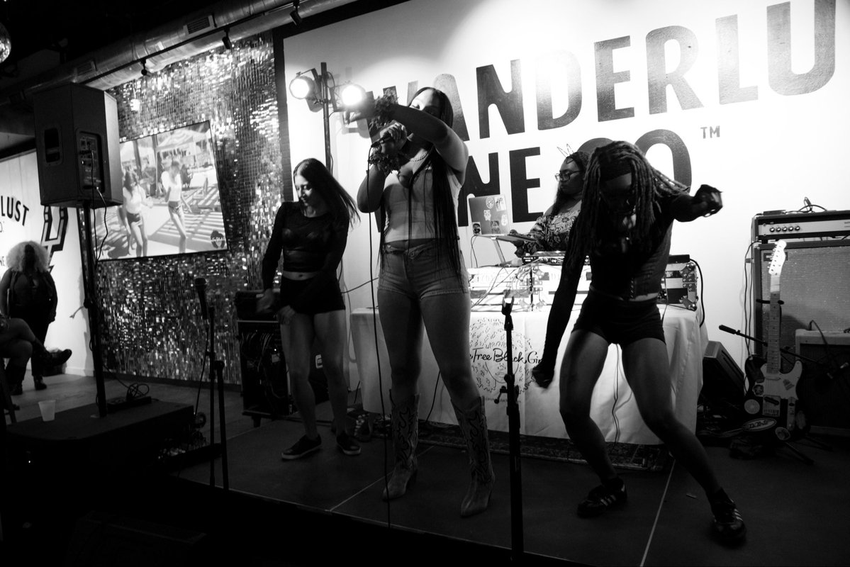 #CareFreeBlackGirl tweet media