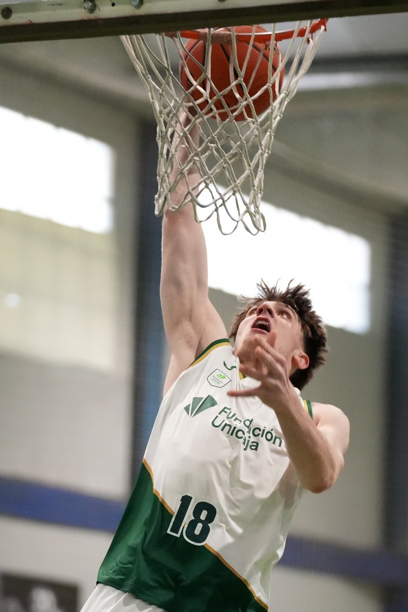 FAB_Andaluza's tweet photo. 👏📷 ¡@unicajaCB sella el último billete para semifinales!

#UNICAJA 110
#PUERTOREAL 51

📽️ Todos los partidos disponibles en https://t.co/NtFqmdZtcY

@AytodeCazorla @dipujaen

#FAB #CADEBAJUNMASC2026 https://t.co/Ill3wPO4ND