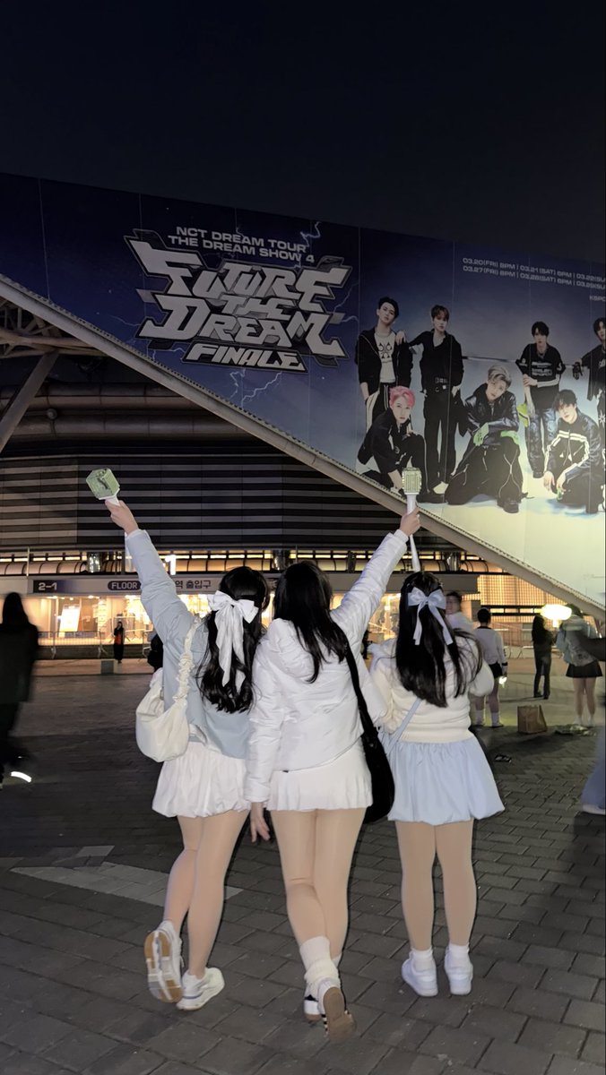 jen 🦥 tweet media