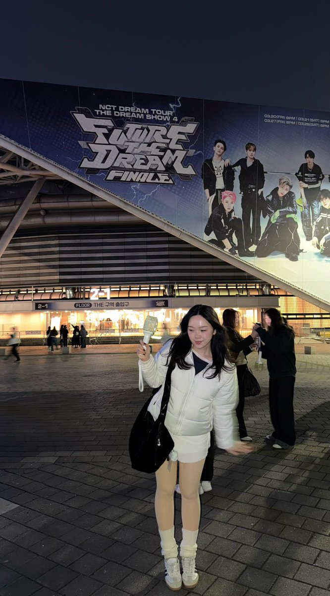 jen 🦥 tweet media