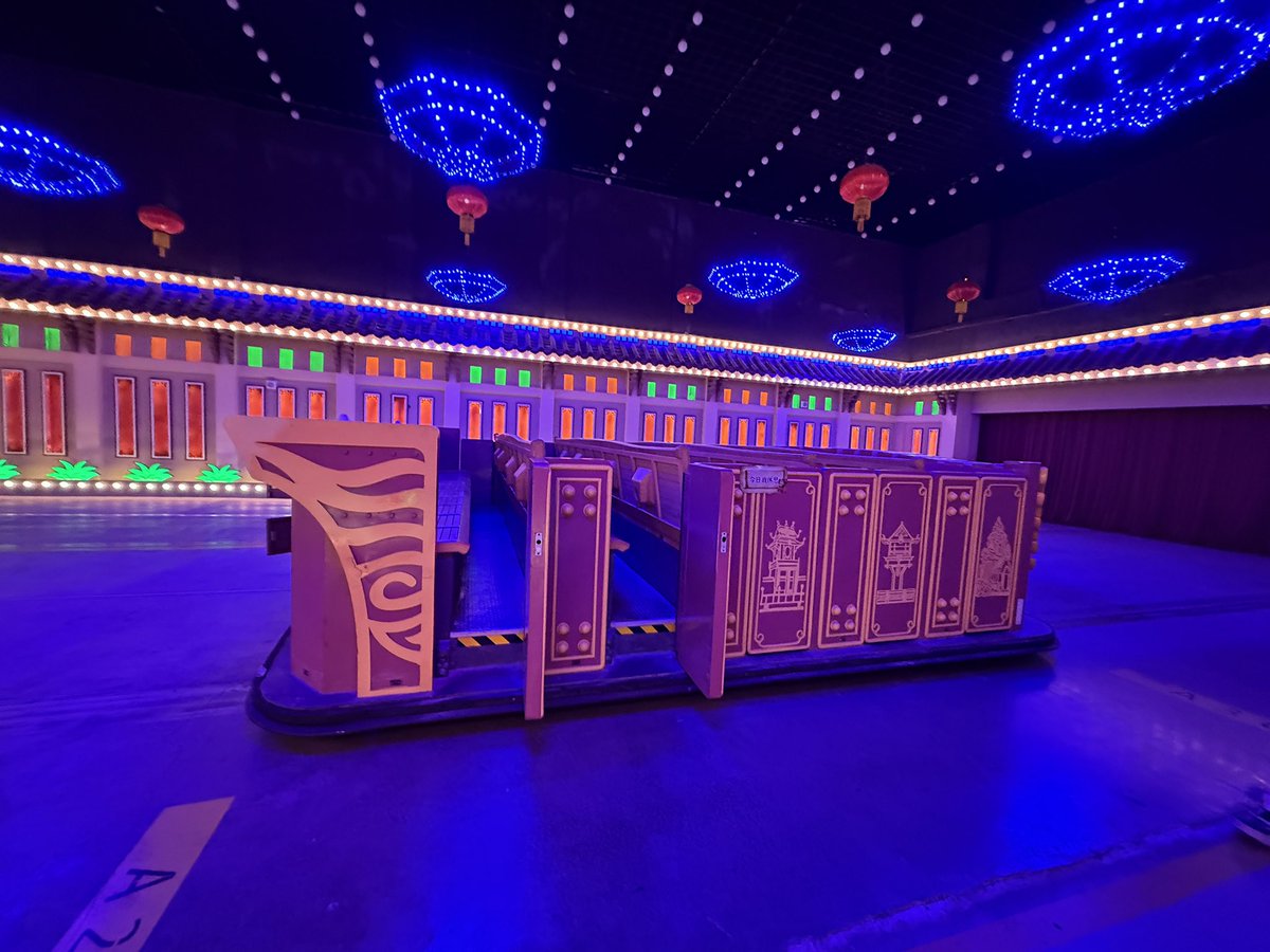 Attractions 360° tweet media