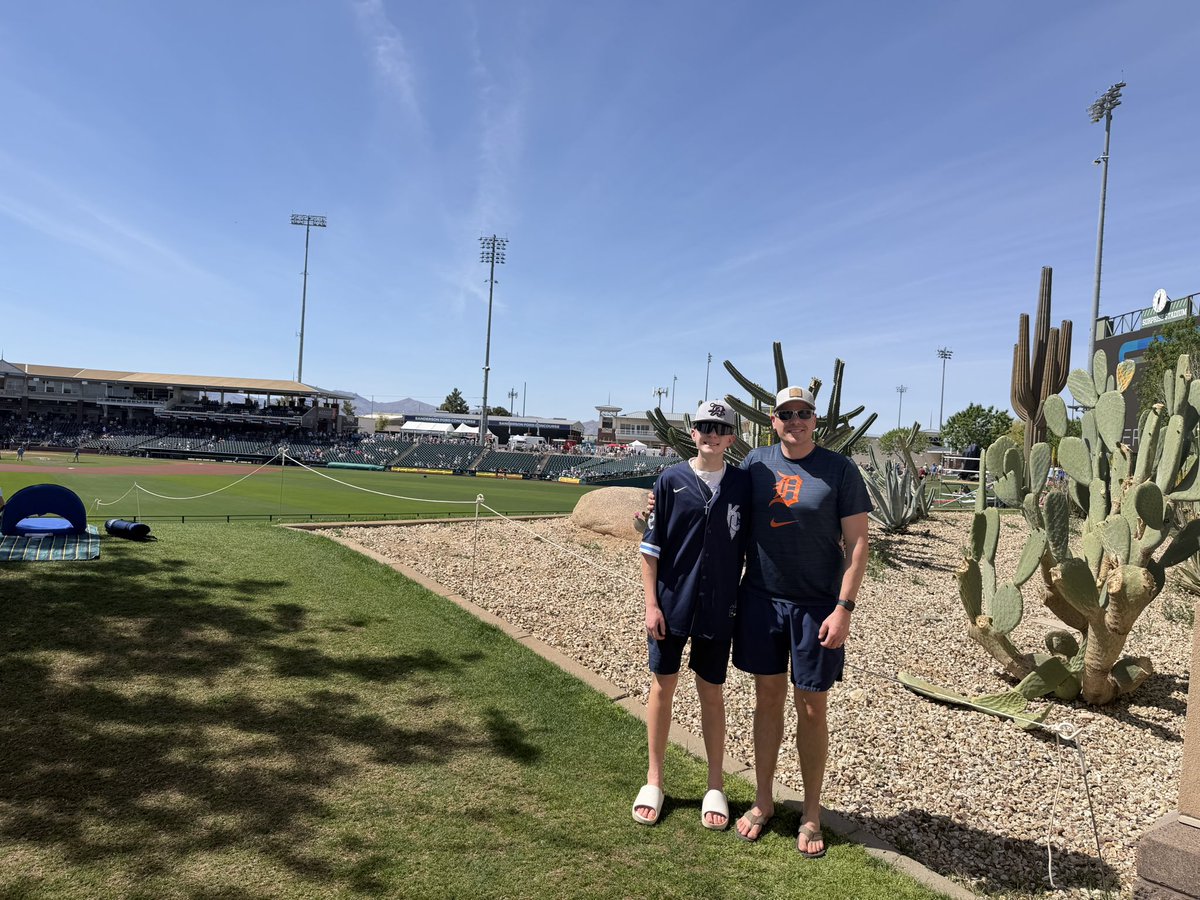 adamdwagner's tweet photo. Arizona 🌵⚾ ➡️ California 🌴🏖️ for spring break. https://t.co/5SkinpyM8O