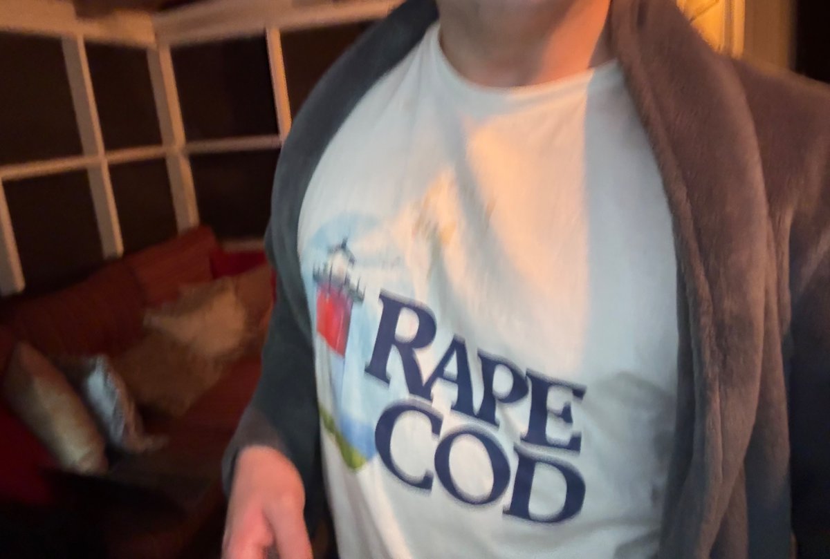 HowlingGhost tweet media