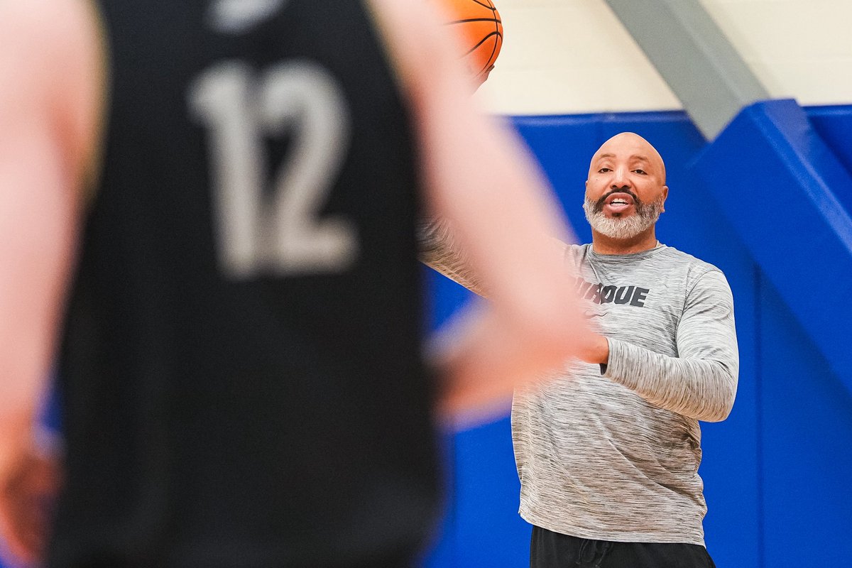 BoilerBall's tweet photo. Shootaround at SLU. https://t.co/Ija5GikshJ