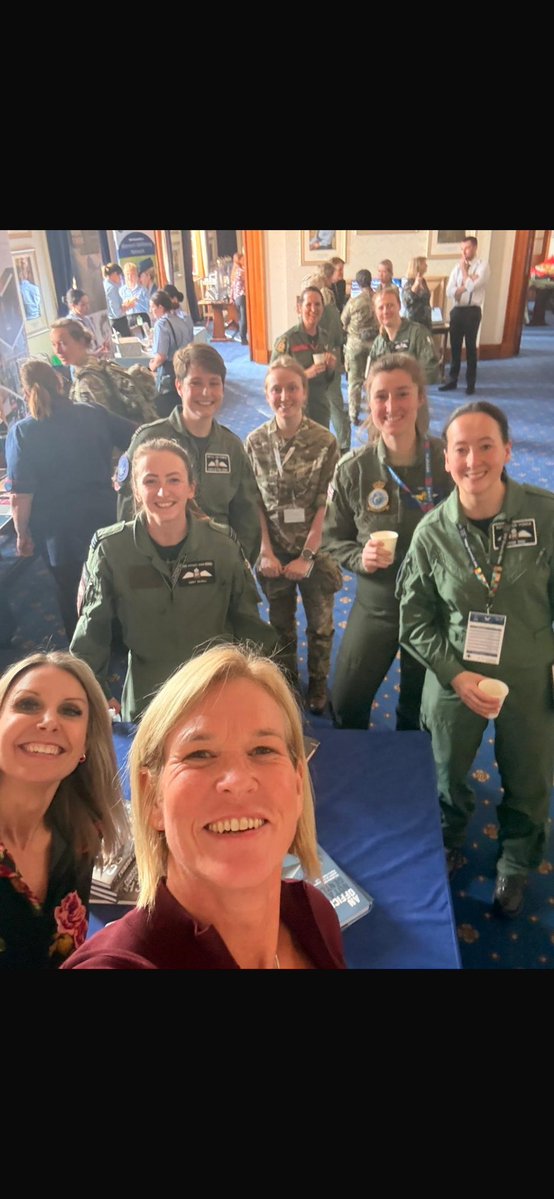 Chinook Crew Chick tweet media