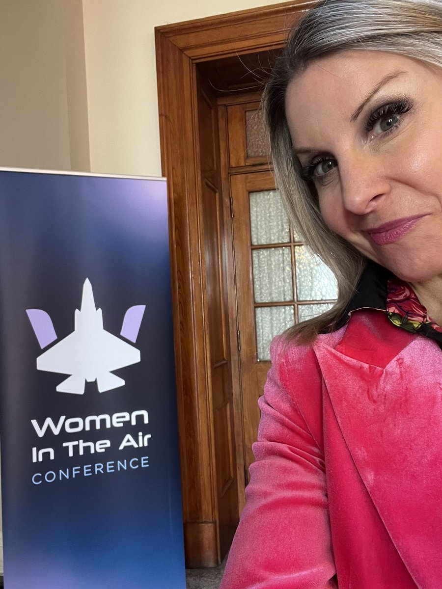 Chinook Crew Chick tweet media