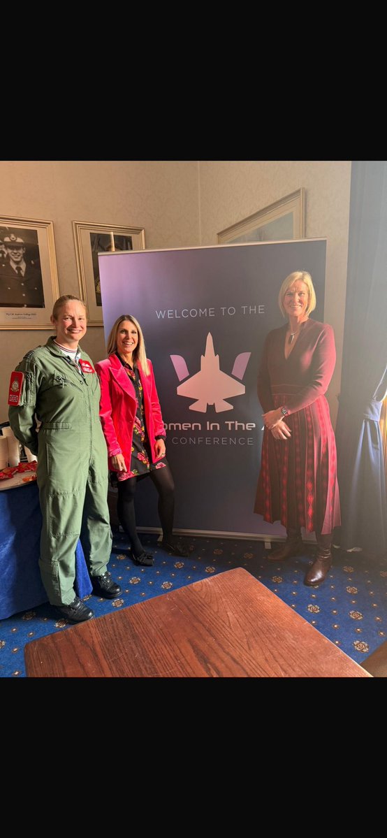 Chinook Crew Chick tweet media