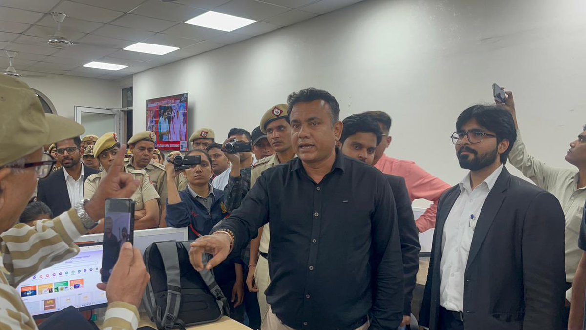 यूनीवार्ता tweet media