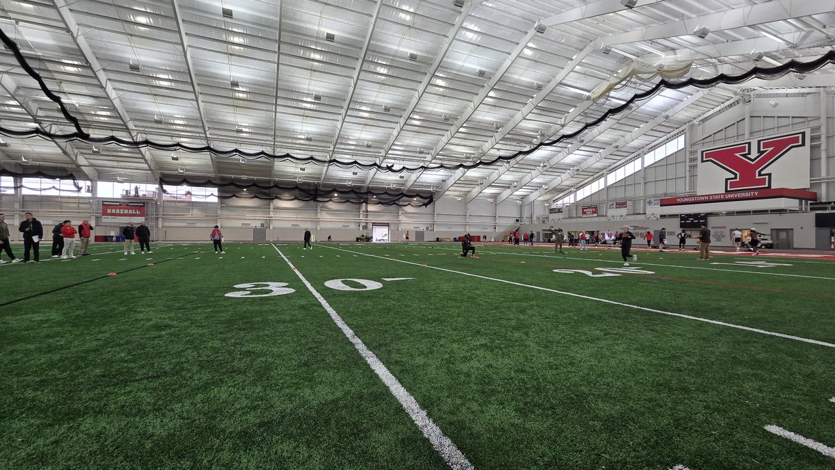 NeelMadhavan's tweet photo. It's Pro Day here at Youngstown State.

Six Penguins participating, including Max Tomczak, DJ Harris, Jeremiah Robinson, Collin Vaughn, Ben Tolble and Mike Solomon, plus three Mercyhurst players, as well.

Reps from the Raiders, Browns, 49ers, Steelers, Texans and Lions are here. https://t.co/MZ7qIY9ZEl