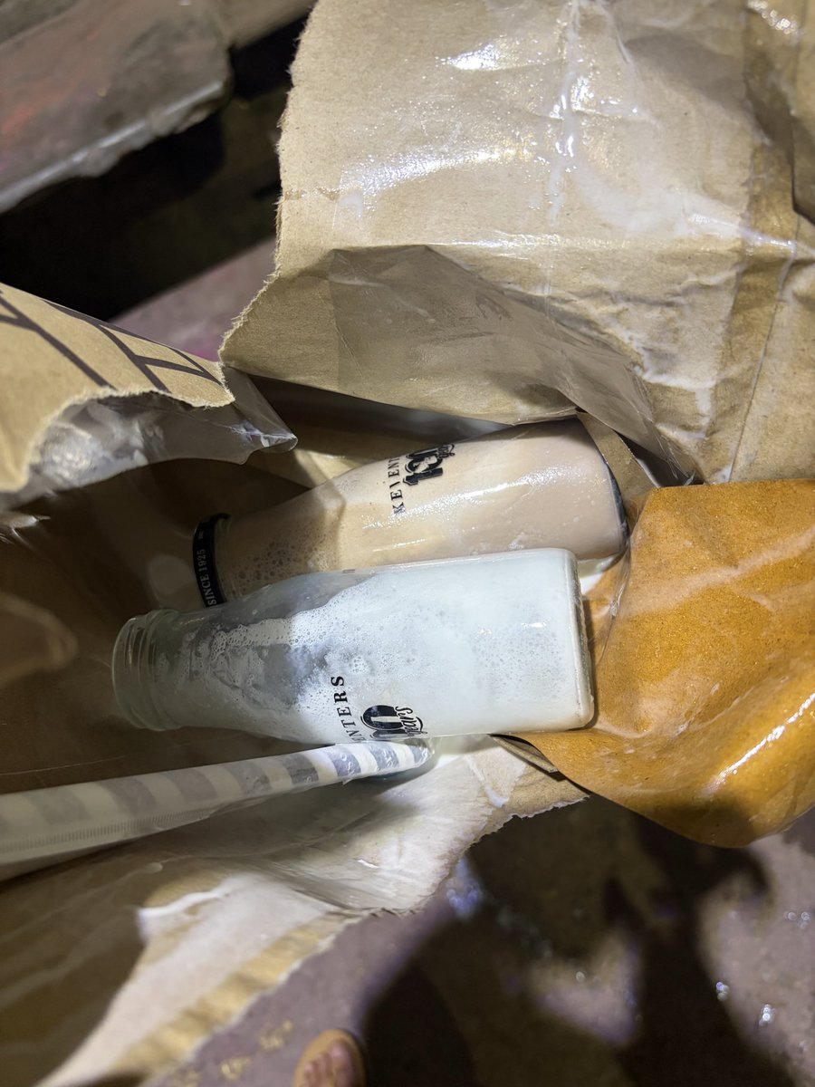 RajTushar7's tweet photo. Hello @SwiggyCares I’ve ordered these milkshakes and received one shake with spillage issue so I’ve called you and mailed you still I haven’t got my refund even after more than 2 weeks.
Do respond.
@Swiggy
@SwiggyCares https://t.co/3KmAdTj7gU