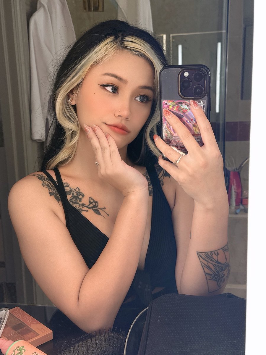 Mearokii's tweet photo. i’m just a girl (who really wants pokopia and the switch 2 and is suffering from severe FOMO) https://t.co/QO69ryXxjQ