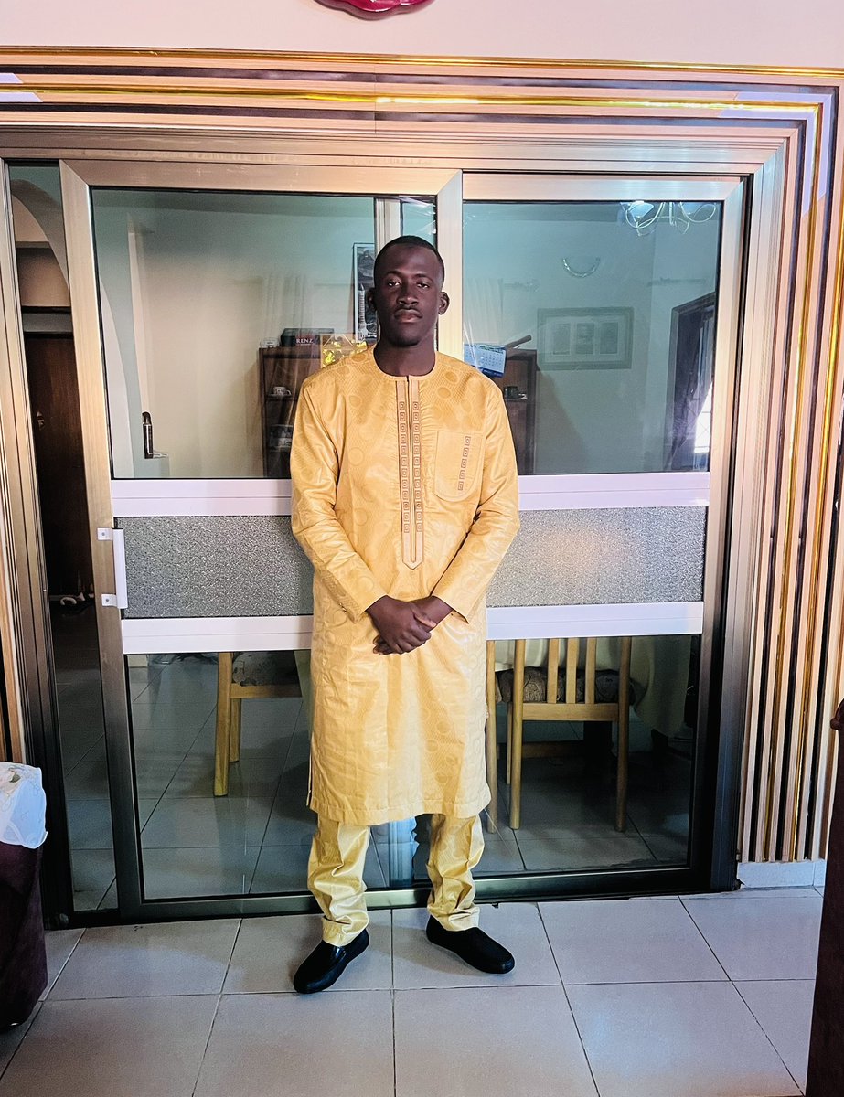 Eid Mubarak to y’all 🙏🕌🌙
May Allah accept our fasts and duas 🤲
May he shower us with endless barakah and peace 🙏❤️
#SunjKoriteh220 #eidmubarak