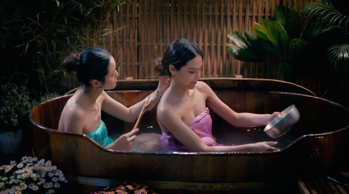 hometown_TH's tweet photo. สาวน้อยบ้านนา สปาบ้านทุ่ง สวมใส่ผ้าถุง ฟังเพลงลูกทุ่งไทย ~

HOMETOWN ROMANCE TRAILER
#HometownRomanceTrailer

#คุณแฟนบ้านนอก

@Lookmheewang
@sonyasarann https://t.co/mqEon2a0Ra