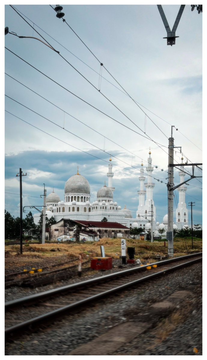 Indro | indiedo tweet media