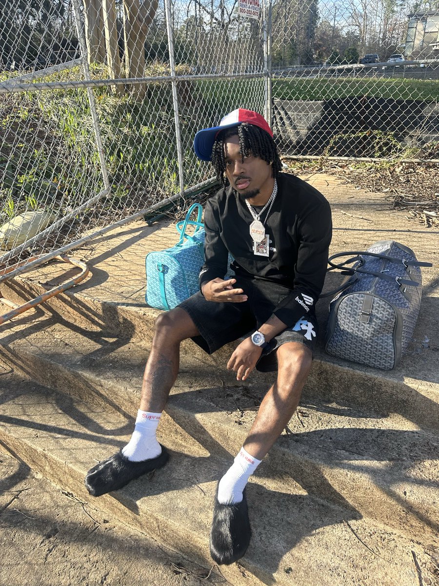 dxvshh's tweet photo. Guess im finna start using twitter yall follow ya boy https://t.co/PpALRa7VZQ