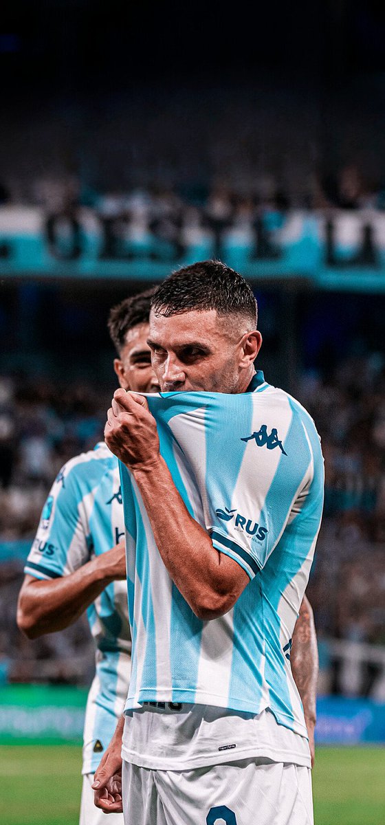 Data Racing 👑 tweet media