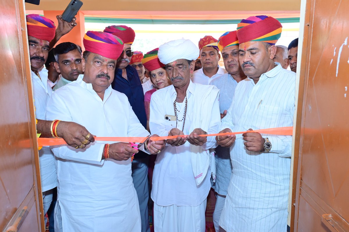 Narayan Singh Dewal (मोदी का परिवार) tweet media