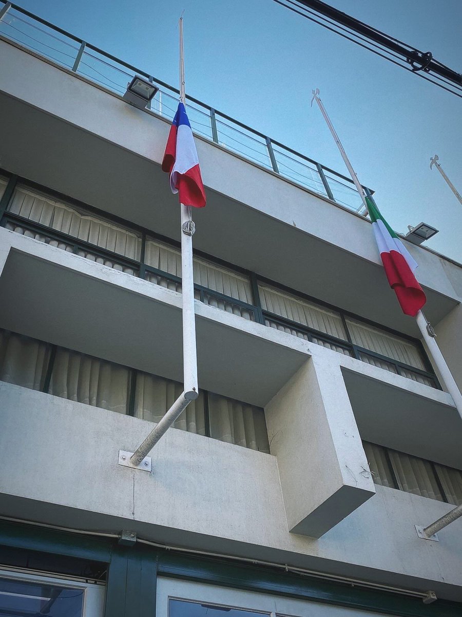 La Sesta se une al duelo nacional decretado por el Gobierno de Chile tras el fallecimiento en servicio del funcionario de Carabineros de Chile, SARGENTO JAVIER FIGUEROA MANQUEMILLA en la comuna de Puerto Varas, Región de Los Lagos.
<a href="/BomberosdeChile/">Bomberos de Chile</a> 
<a href="/Carabdechile/">Carabineros de Chile</a>